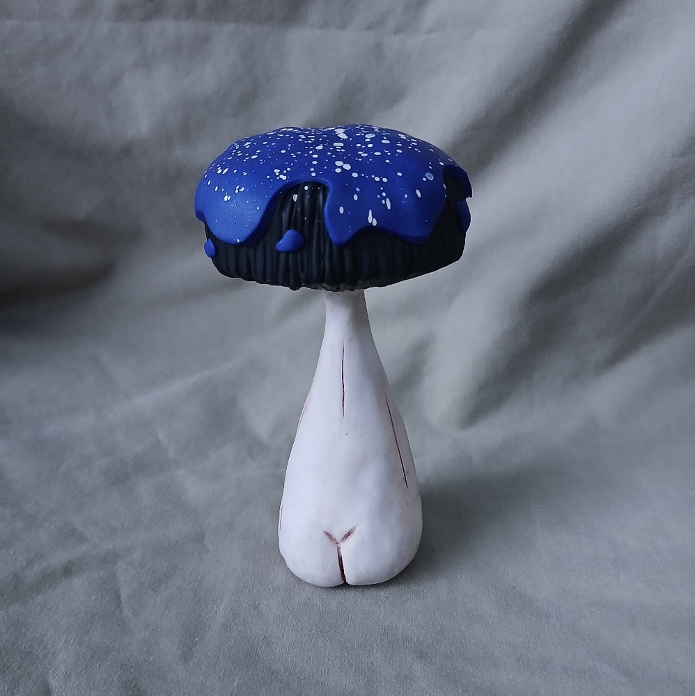 Blue and White Mushroom Figurine - Picture 2 of 8